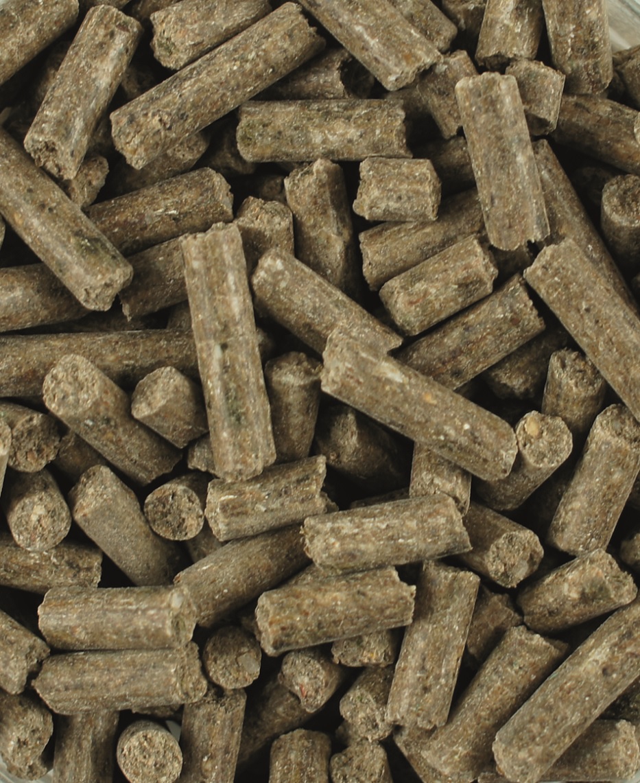 Mineral-Pellets Braune, zylindrische Mineralfutter-Pellets für Pferde, grob gepresst